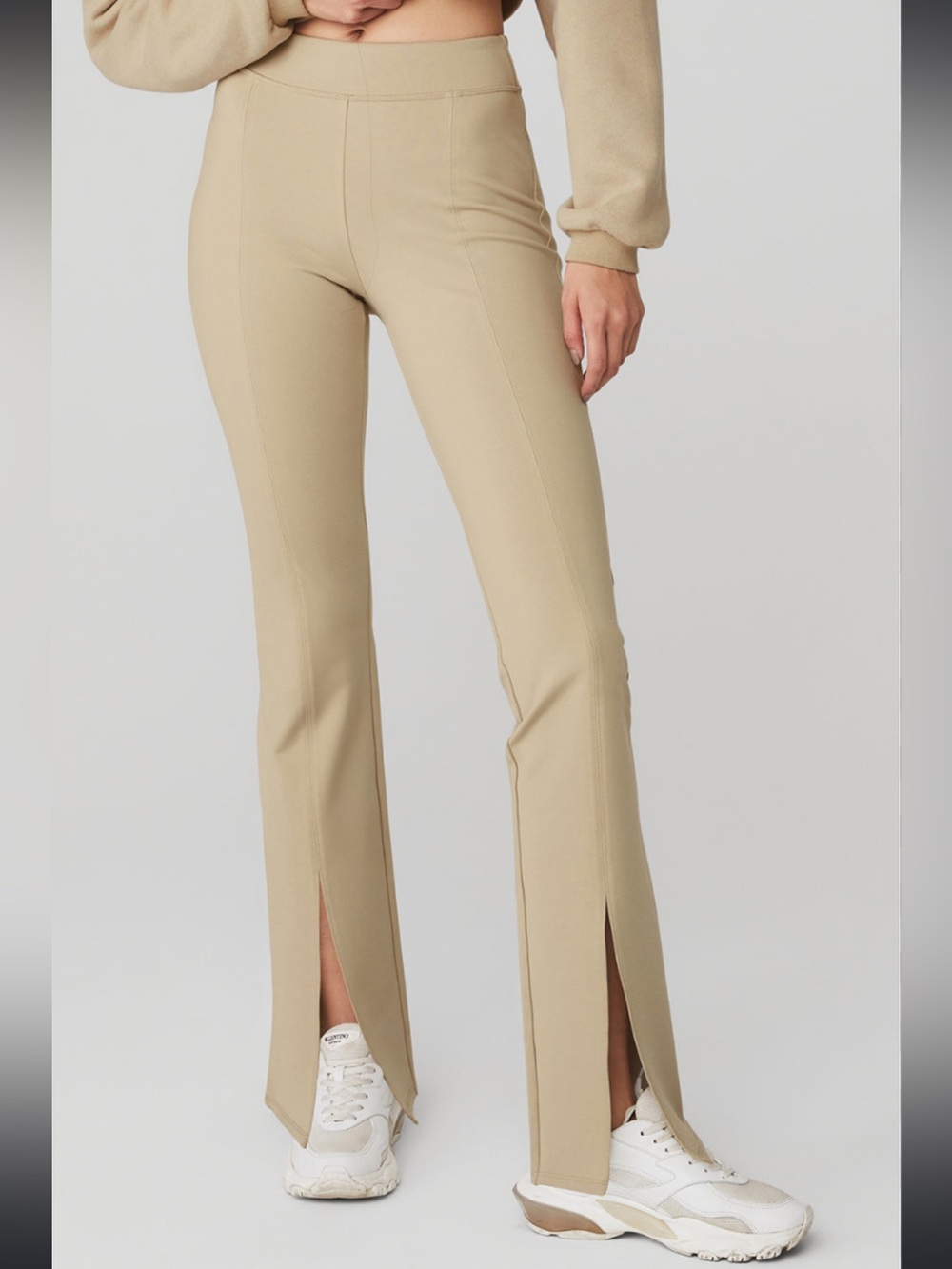 ALO yoga airbrush high waist flutter pant.